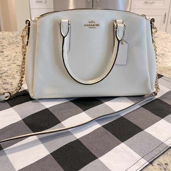 COACH WHITE LEATHER PURSE WITH GOLD ACCENTS - Picture 1 of 12